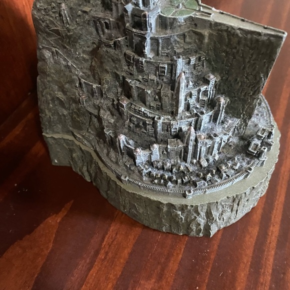 LORD OF THE RINGS MINAS TIRITH DVD EXCLUSIVE COLLECTABLE SCALE CITY MODEL - RARE - Picture 8 of 16